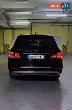 Внедорожник / Кроссовер Mercedes-Benz M-Class 2012 в 