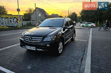 Позашляховик / Кросовер Mercedes-Benz M-Class 2008 в Володимир-Волинському