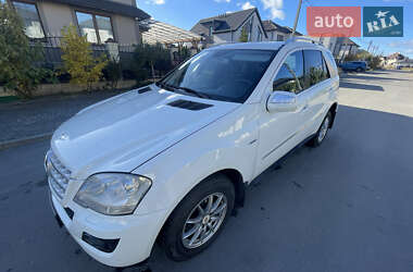 Внедорожник / Кроссовер Mercedes-Benz M-Class 2010 в Киеве