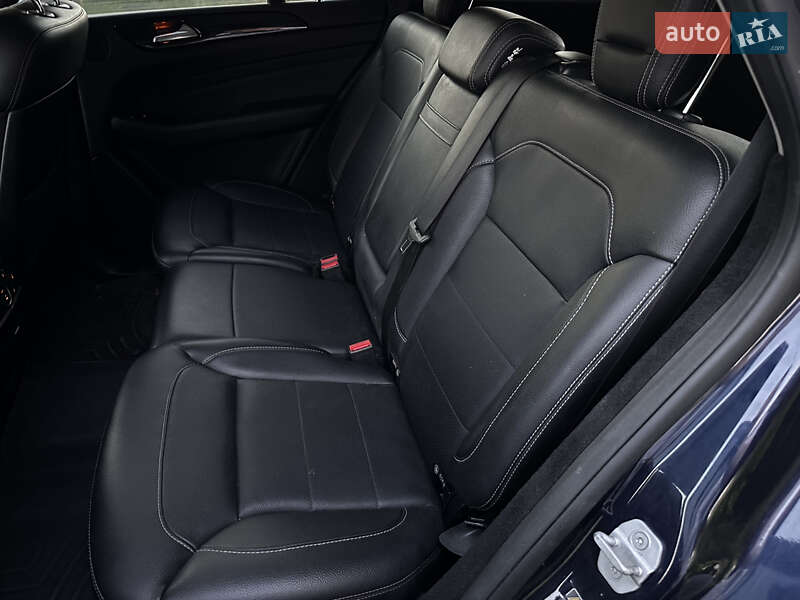 Внедорожник / Кроссовер Mercedes-Benz M-Class 2014 в Ровно