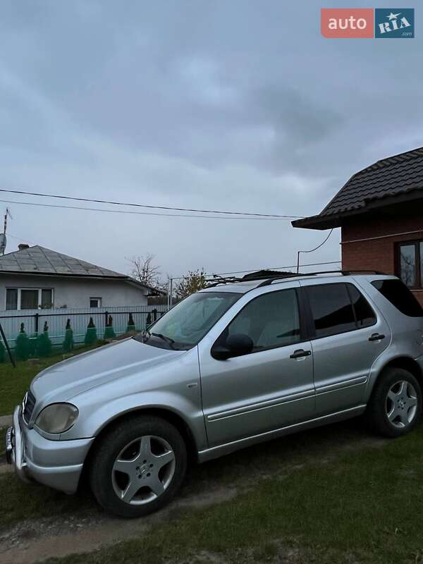 Позашляховик / Кросовер Mercedes-Benz M-Class 2000 в Гвіздці