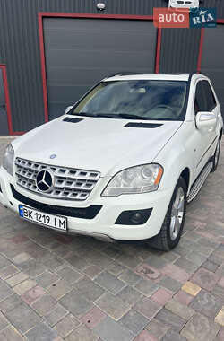 Позашляховик / Кросовер Mercedes-Benz M-Class 2008 в Рівному