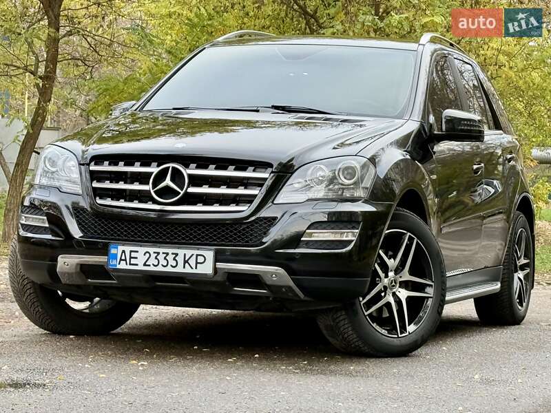 Внедорожник / Кроссовер Mercedes-Benz M-Class 2011 в 