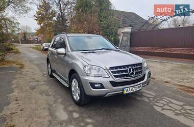 Внедорожник / Кроссовер Mercedes-Benz M-Class 2009 в Киеве