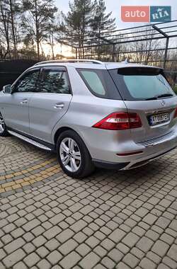 Внедорожник / Кроссовер Mercedes-Benz M-Class 2011 в 