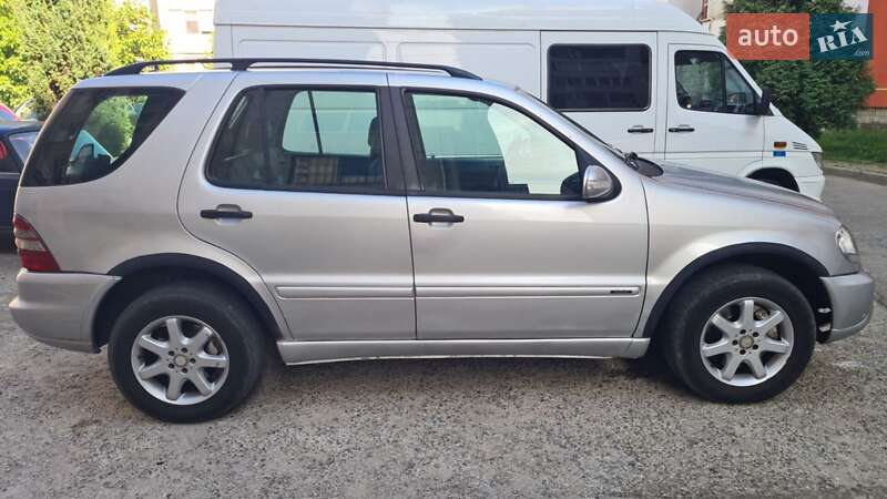 Mercedes-Benz M-Class 2003