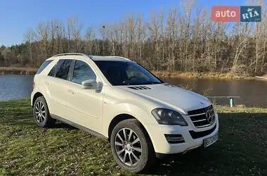 Mercedes-Benz M-Class 2011