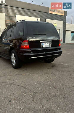 Внедорожник / Кроссовер Mercedes-Benz M-Class 2005 в 
