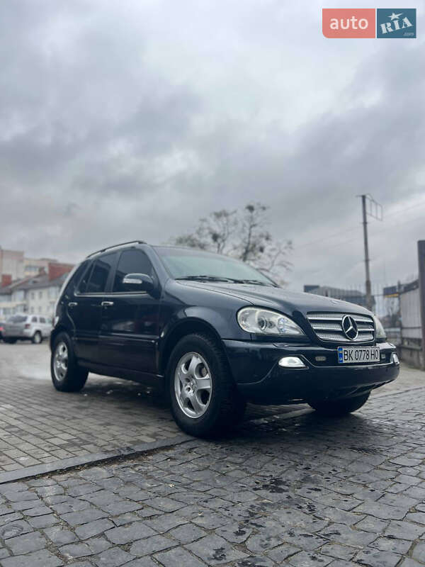 Внедорожник / Кроссовер Mercedes-Benz M-Class 2002 в Костополе