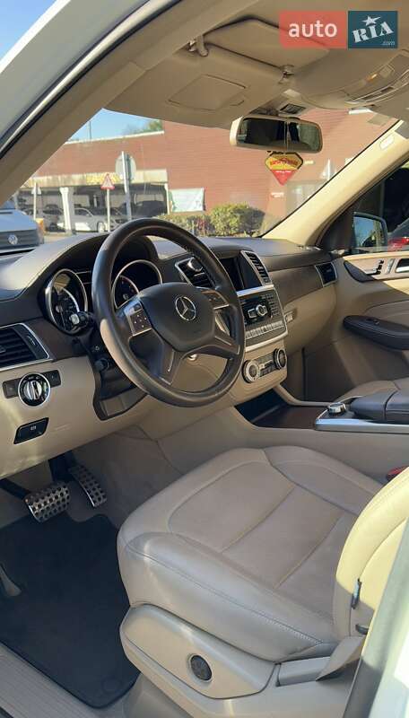 Внедорожник / Кроссовер Mercedes-Benz M-Class 2015 в Ивано-Франковске