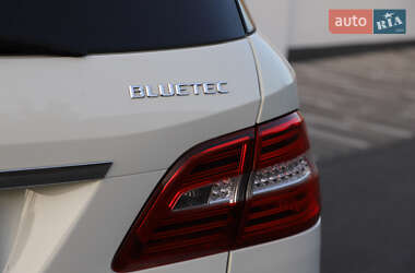 Внедорожник / Кроссовер Mercedes-Benz M-Class 2012 в 