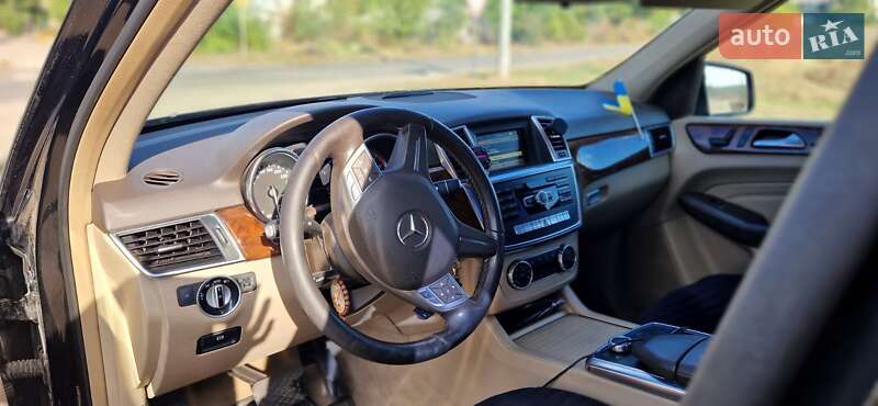 Внедорожник / Кроссовер Mercedes-Benz M-Class 2012 в Николаеве