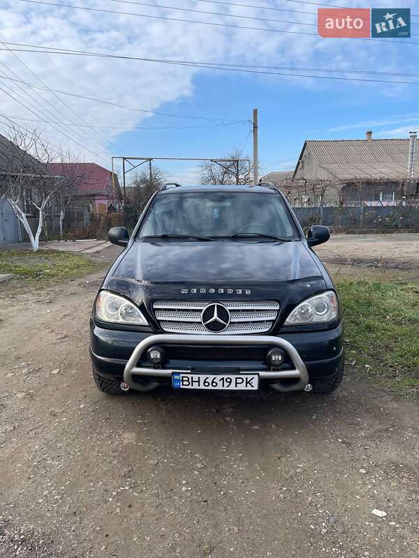 Mercedes-Benz M-Class 2000
