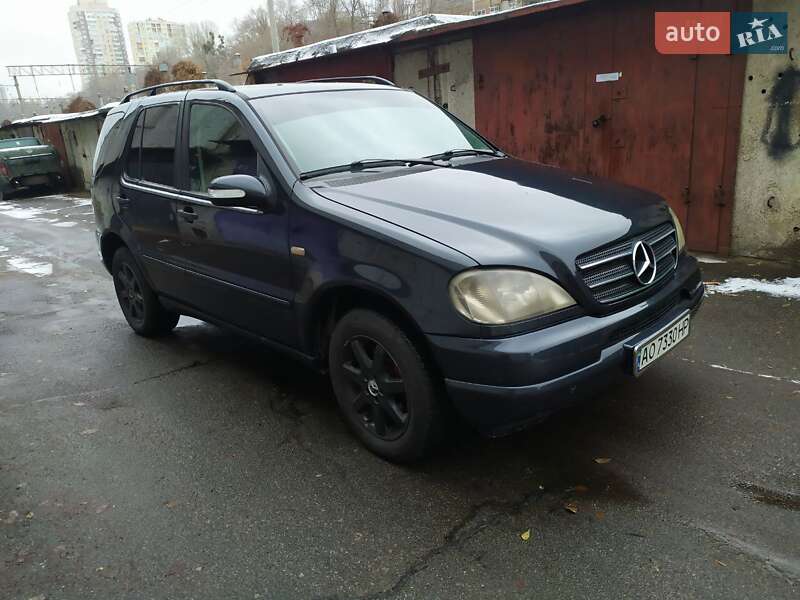Позашляховик / Кросовер Mercedes-Benz M-Class 2002 в Києві