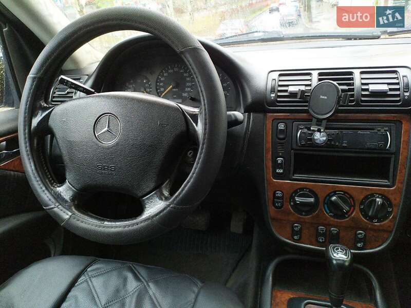 Позашляховик / Кросовер Mercedes-Benz M-Class 2002 в Києві