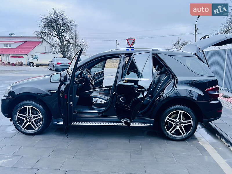 Внедорожник / Кроссовер Mercedes-Benz M-Class 2011 в Самборе