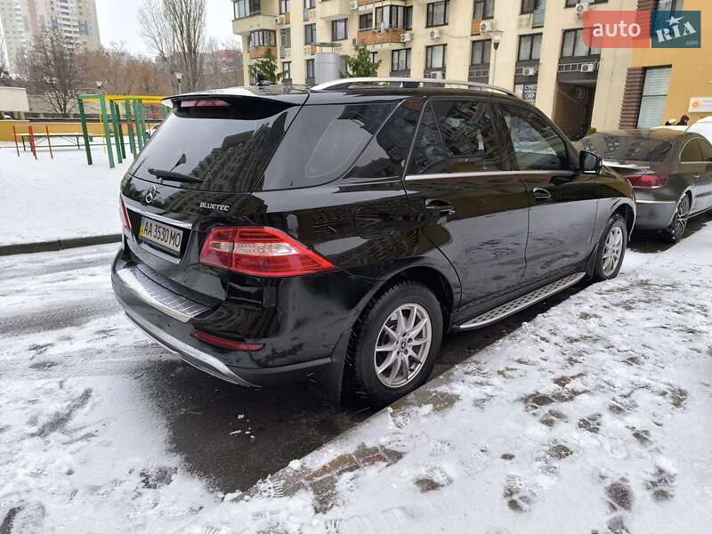 Внедорожник / Кроссовер Mercedes-Benz M-Class 2013 в Киеве