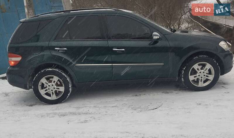 Внедорожник / Кроссовер Mercedes-Benz M-Class 2005 в Сумах
