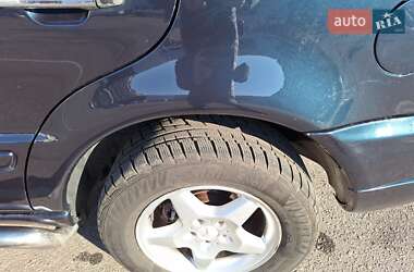 Внедорожник / Кроссовер Mercedes-Benz M-Class 2001 в 