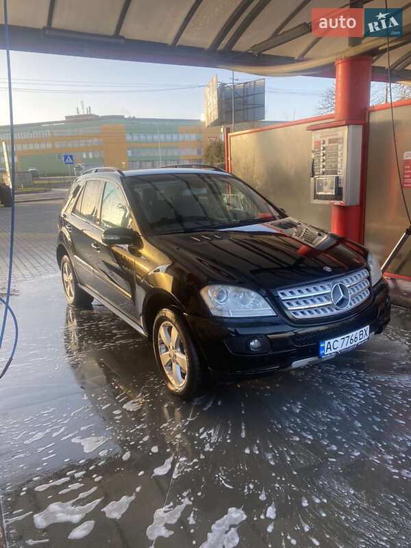 Внедорожник / Кроссовер Mercedes-Benz M-Class 2008 в Луцке