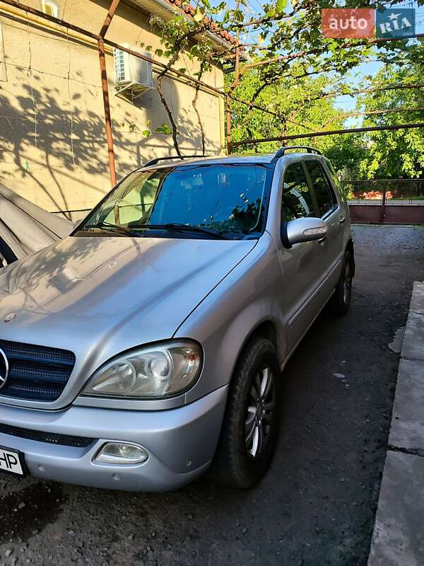 Внедорожник / Кроссовер Mercedes-Benz M-Class 2002 в Ужгороде