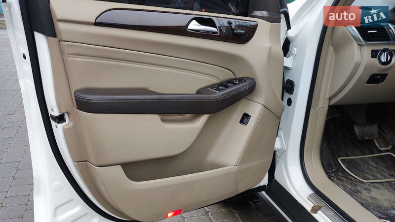 Позашляховик / Кросовер Mercedes-Benz M-Class 2014 в Полтаві