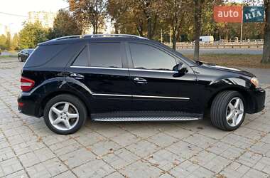 Внедорожник / Кроссовер Mercedes-Benz M-Class 2009 в 