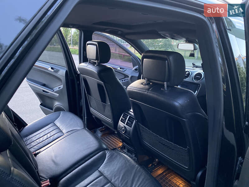 Внедорожник / Кроссовер Mercedes-Benz M-Class 2005 в Киеве