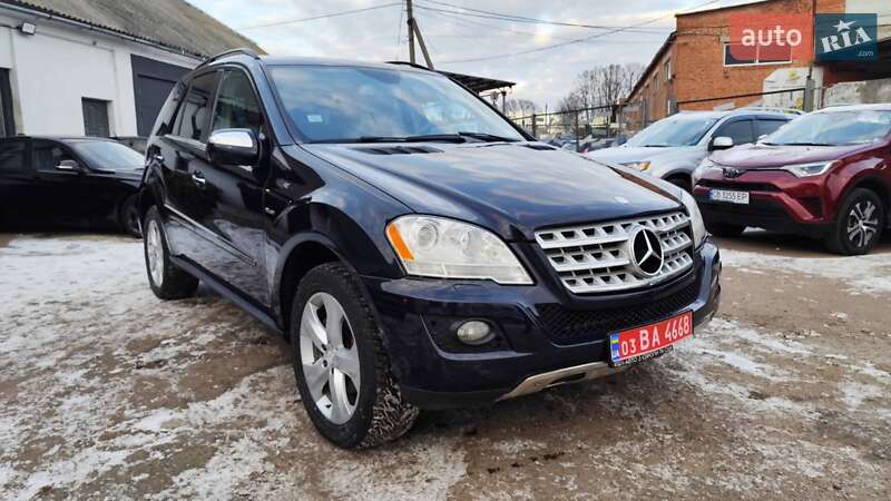 Позашляховик / Кросовер Mercedes-Benz M-Class 2010 в Чернігові