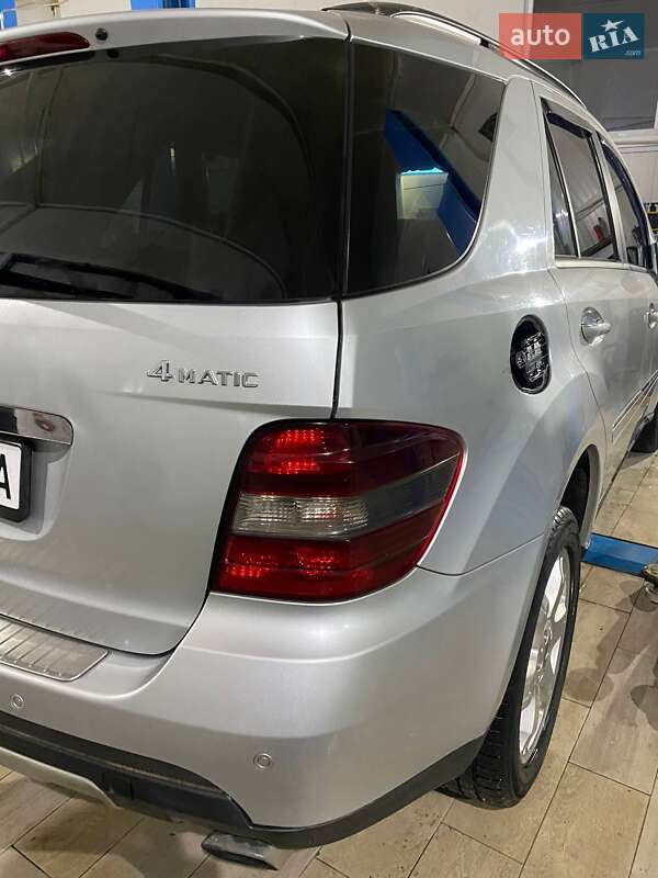 Внедорожник / Кроссовер Mercedes-Benz M-Class 2005 в Ивано-Франковске