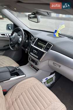 Внедорожник / Кроссовер Mercedes-Benz M-Class 2013 в 