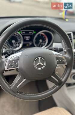 Внедорожник / Кроссовер Mercedes-Benz M-Class 2013 в 