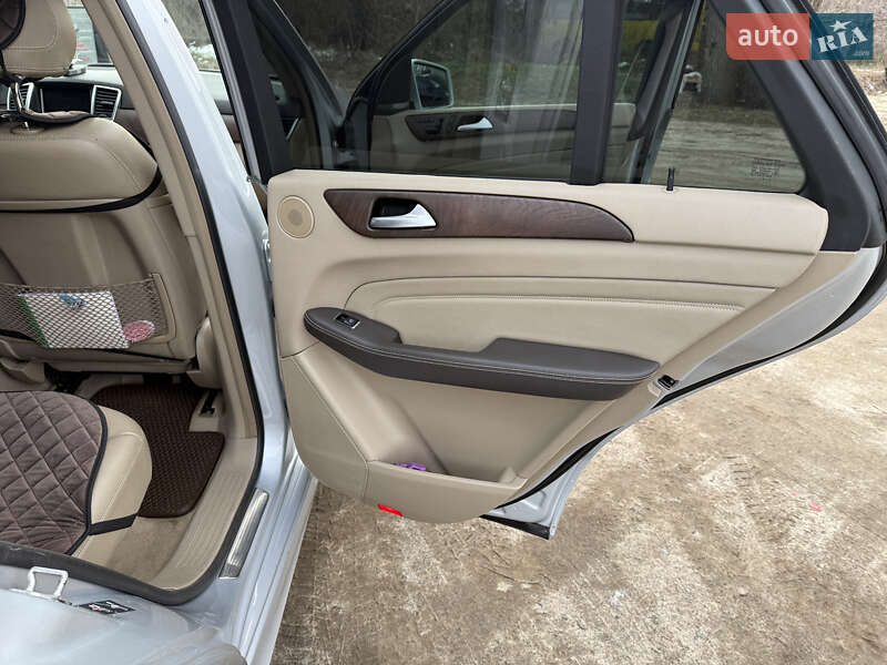 Позашляховик / Кросовер Mercedes-Benz M-Class 2013 в Києві
