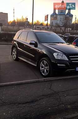 Позашляховик / Кросовер Mercedes-Benz M-Class 2011 в Черкасах