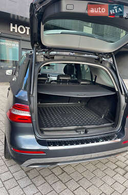 Внедорожник / Кроссовер Mercedes-Benz M-Class 2012 в 