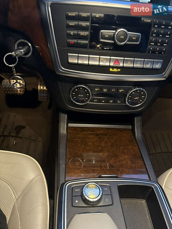 Позашляховик / Кросовер Mercedes-Benz M-Class 2013 в Одесі