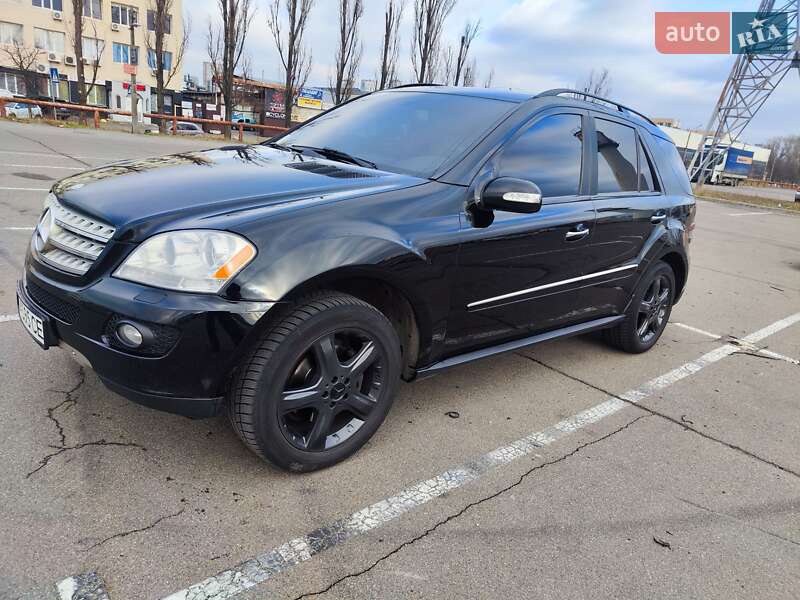 Позашляховик / Кросовер Mercedes-Benz M-Class 2008 в 
