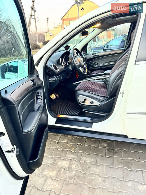 Внедорожник / Кроссовер Mercedes-Benz M-Class 2010 в Хотине