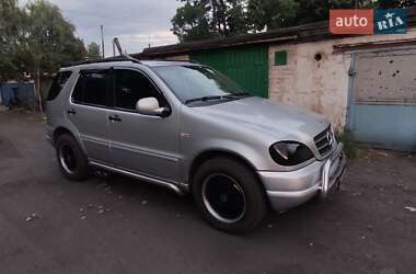 Позашляховик / Кросовер Mercedes-Benz M-Class 2000 в Першотравенську