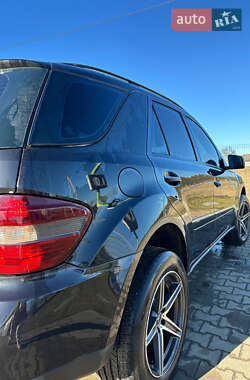 Позашляховик / Кросовер Mercedes-Benz M-Class 2005 в 