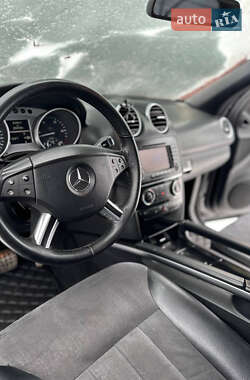 Позашляховик / Кросовер Mercedes-Benz M-Class 2005 в 