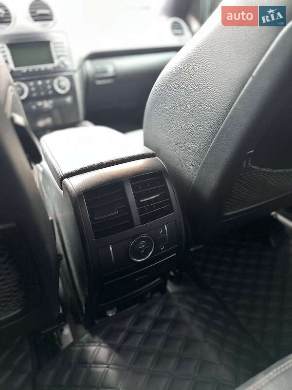 Внедорожник / Кроссовер Mercedes-Benz M-Class 2005 в Берегомете