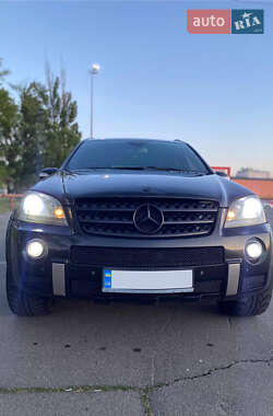 Внедорожник / Кроссовер Mercedes-Benz M-Class 2005 в 