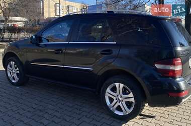 Позашляховик / Кросовер Mercedes-Benz M-Class 2010 в 