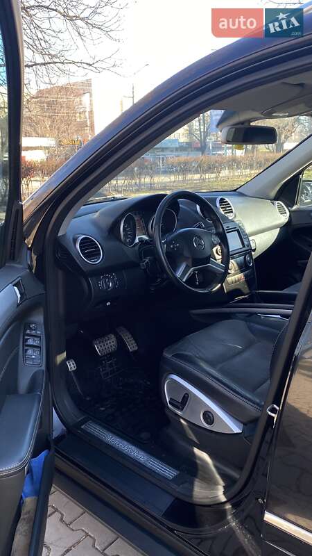 Внедорожник / Кроссовер Mercedes-Benz M-Class 2010 в Черновцах