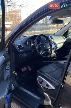 Позашляховик / Кросовер Mercedes-Benz M-Class 2010 в 