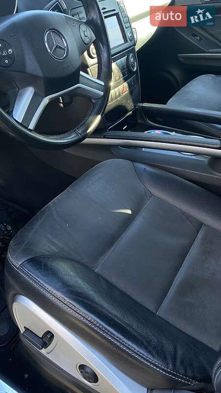 Внедорожник / Кроссовер Mercedes-Benz M-Class 2010 в Черновцах