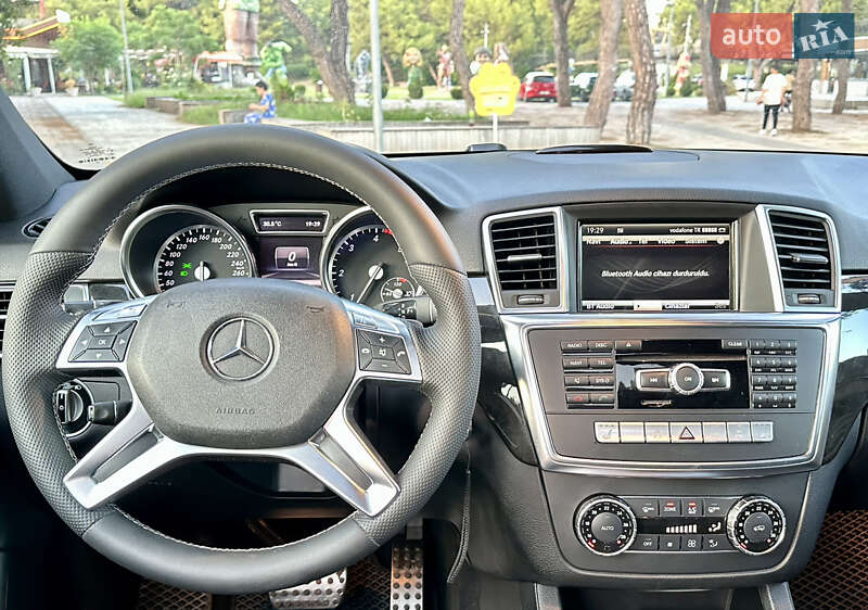 Позашляховик / Кросовер Mercedes-Benz M-Class 2012 в Кривому Розі