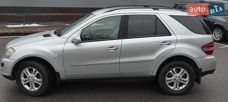 Внедорожник / Кроссовер Mercedes-Benz M-Class 2006 в Киеве