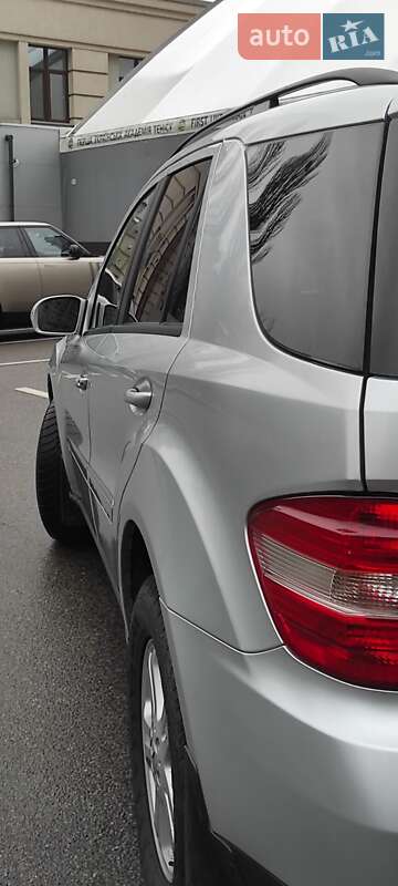Внедорожник / Кроссовер Mercedes-Benz M-Class 2006 в Киеве